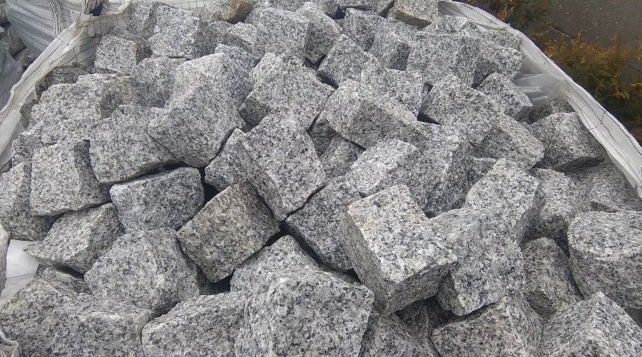 Kostka granitowa